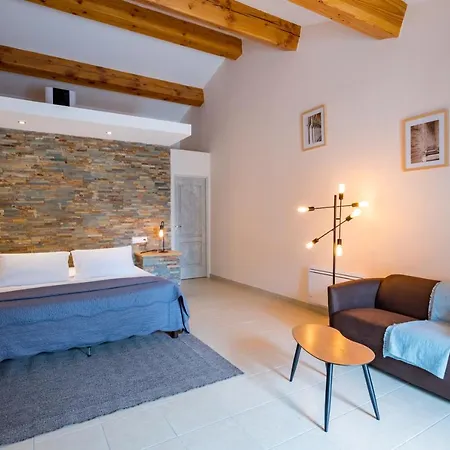 Sur Les Hauteurs Du Luberon-chez Lisett Bed & Breakfast 3*