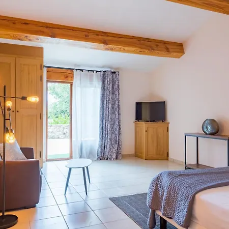 Sur Les Hauteurs Du Luberon-chez Lisett Bed & Breakfast